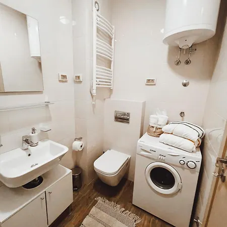 Astra Apartment *